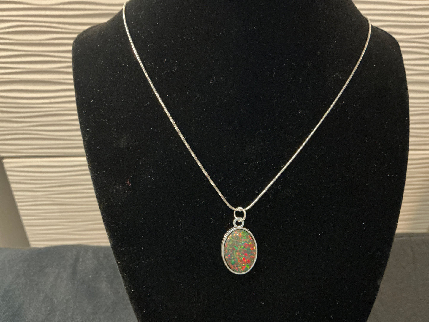 13x18mm Synthrtic OPAL Necklace Red&Green