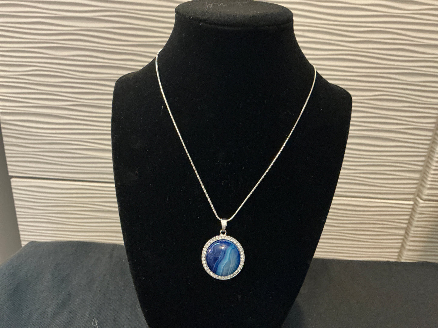 20mm Round Lapis Luzuli Necklace